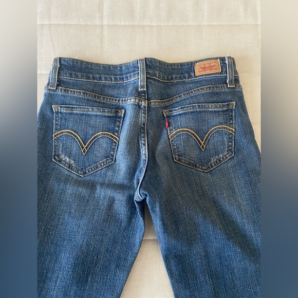 Levi’s low rise jeans - Picture 3 of 4